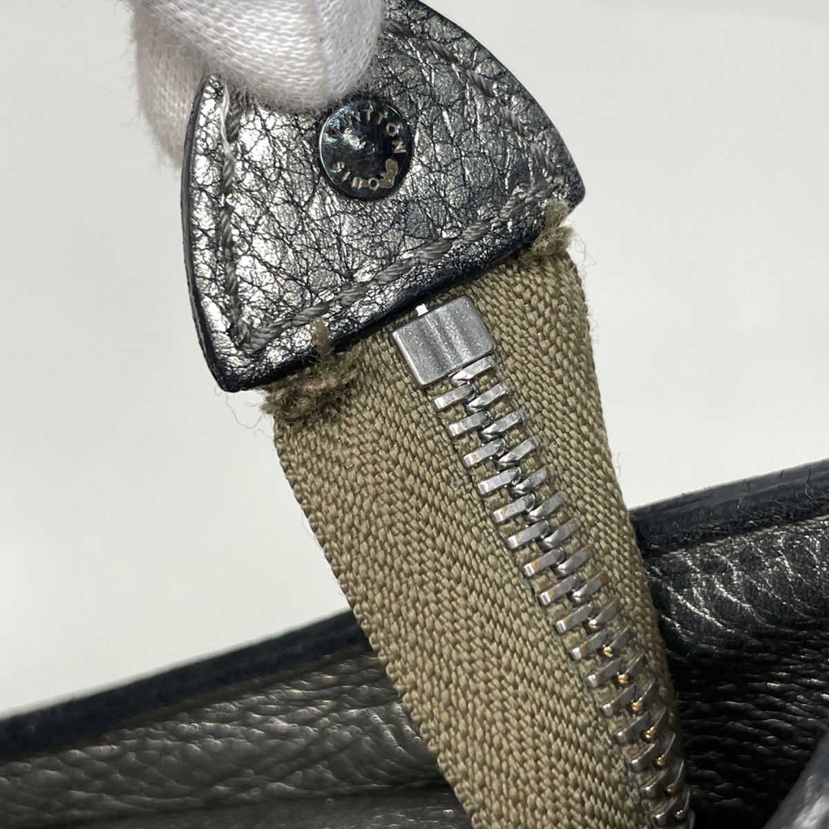 Louis Vuitton Solar PM Shoulder Bag Monogram Mahina Silver — view 6
