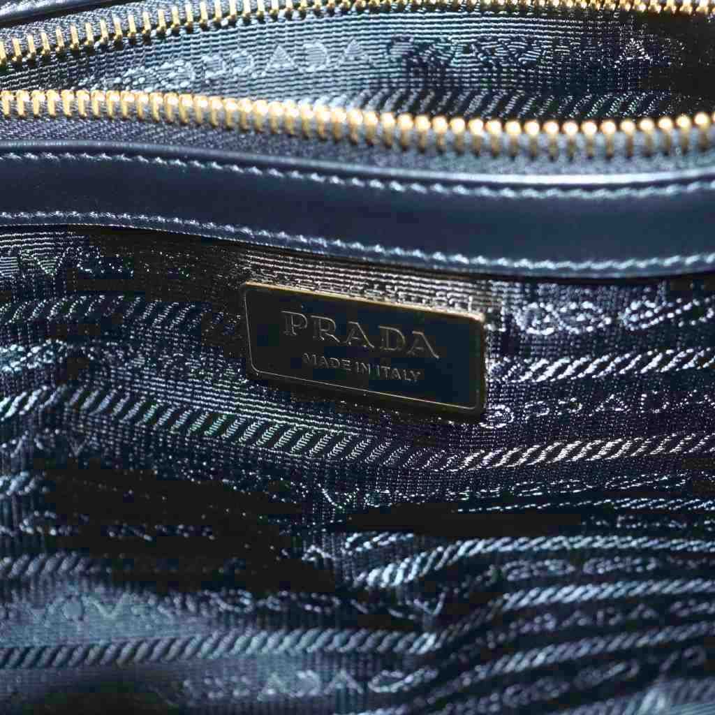 Prada Large Re-Nylon Tote Large Nylon Hand Triangle Plate Logo Black BB — view 4