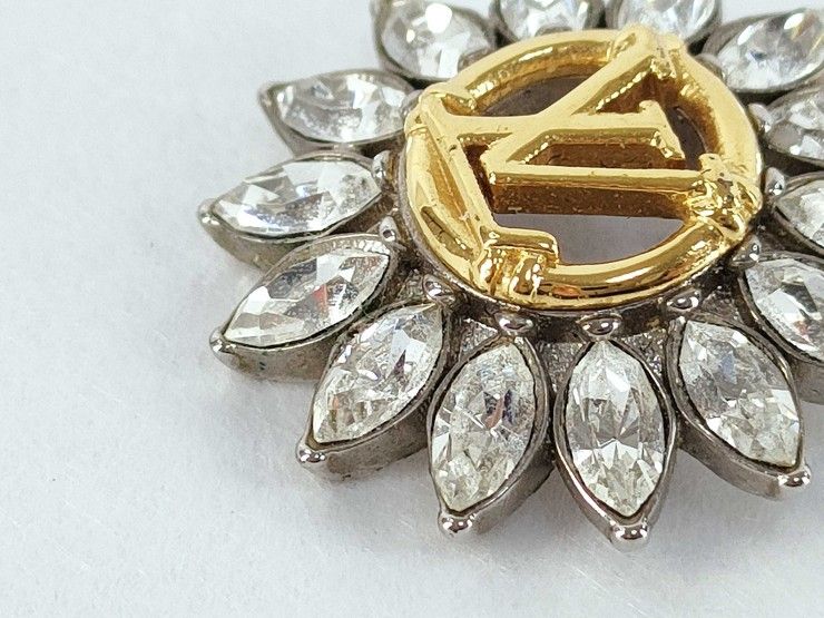 Louis Vuitton Necklace Collier LV Star Light Gold Metal — view 9