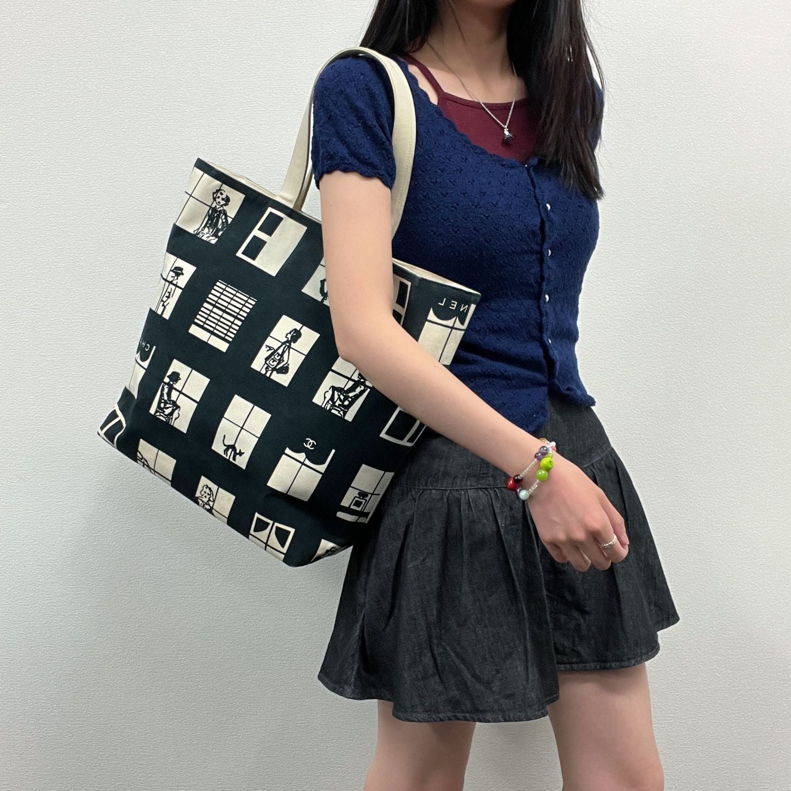 Chanel Window Pattern CC Logo Tote Canvas Black Ivory Silver Vintage — view 2