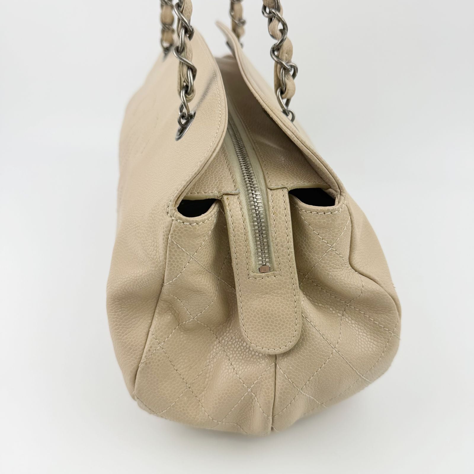 Chanel Chain Shoulder Boston Bag Caviar Leather Beige Silver Vintage — view 4