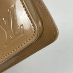 Louis Vuitton Lexington Enamel Pouch Monogram Vernis Beige — view 3