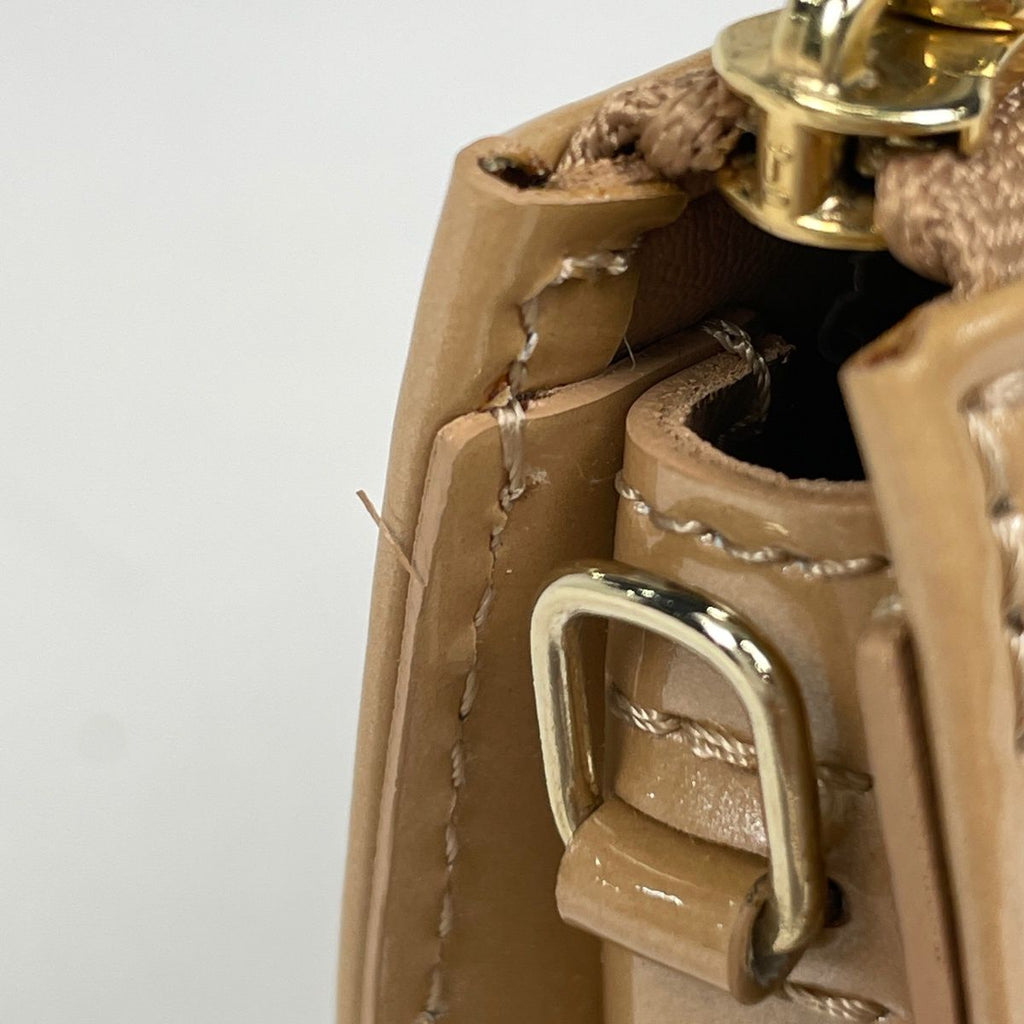 Louis Vuitton Lexington Enamel Pouch Monogram Vernis Beige — view 4
