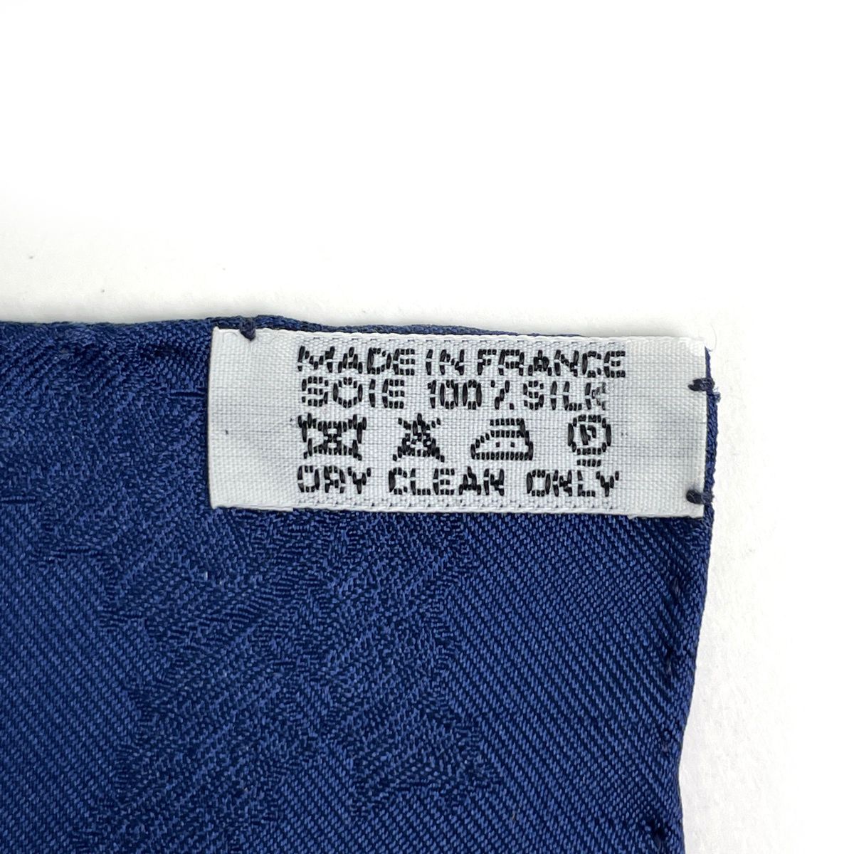 Hermes Carre 90 Neige D'antan Detail Last Year's Snow Scarf Silk Blue Multicolor — view 2