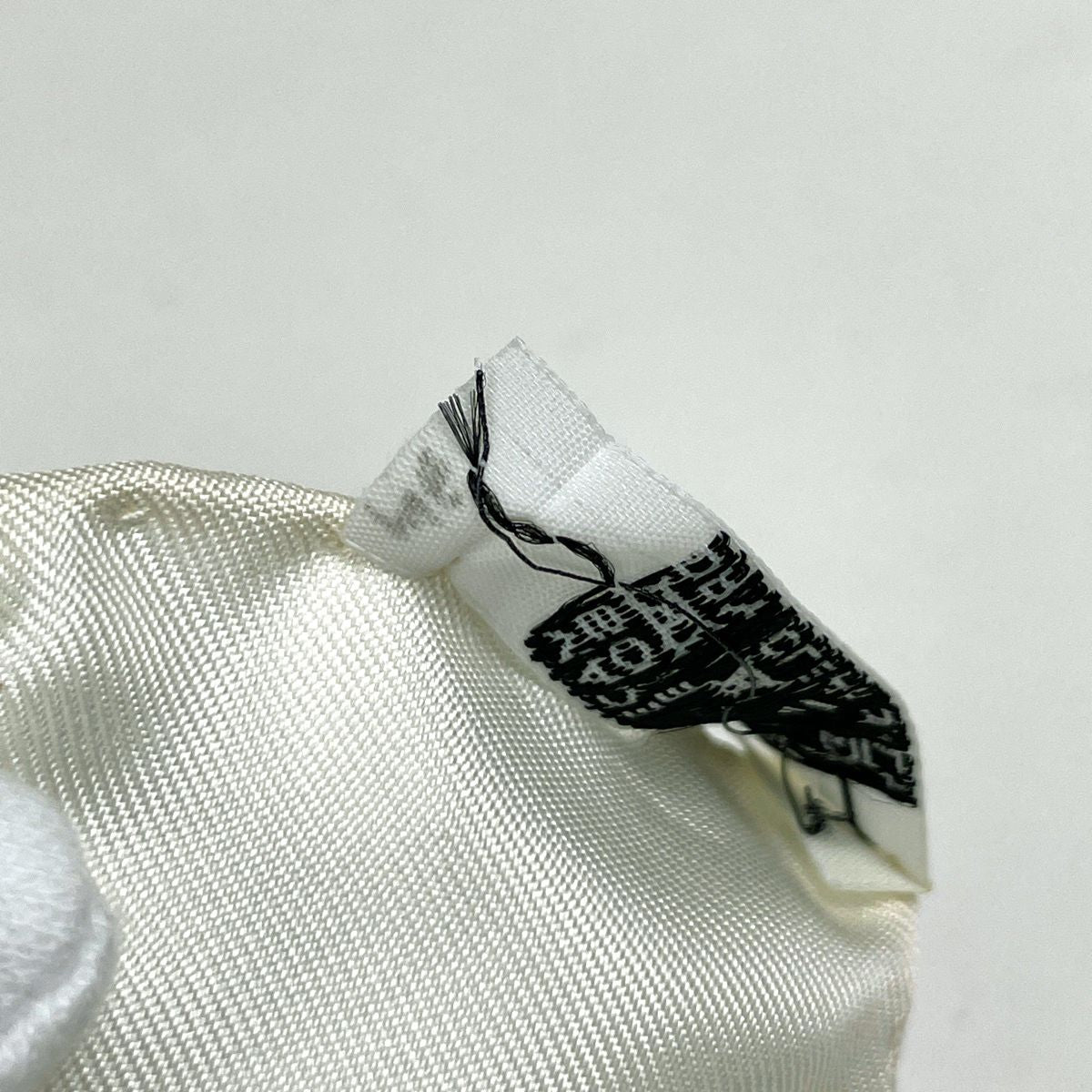 Hermes Carre 90 Au Bord de L'eau Jade Bird Scarf Silk White Blue — view 3