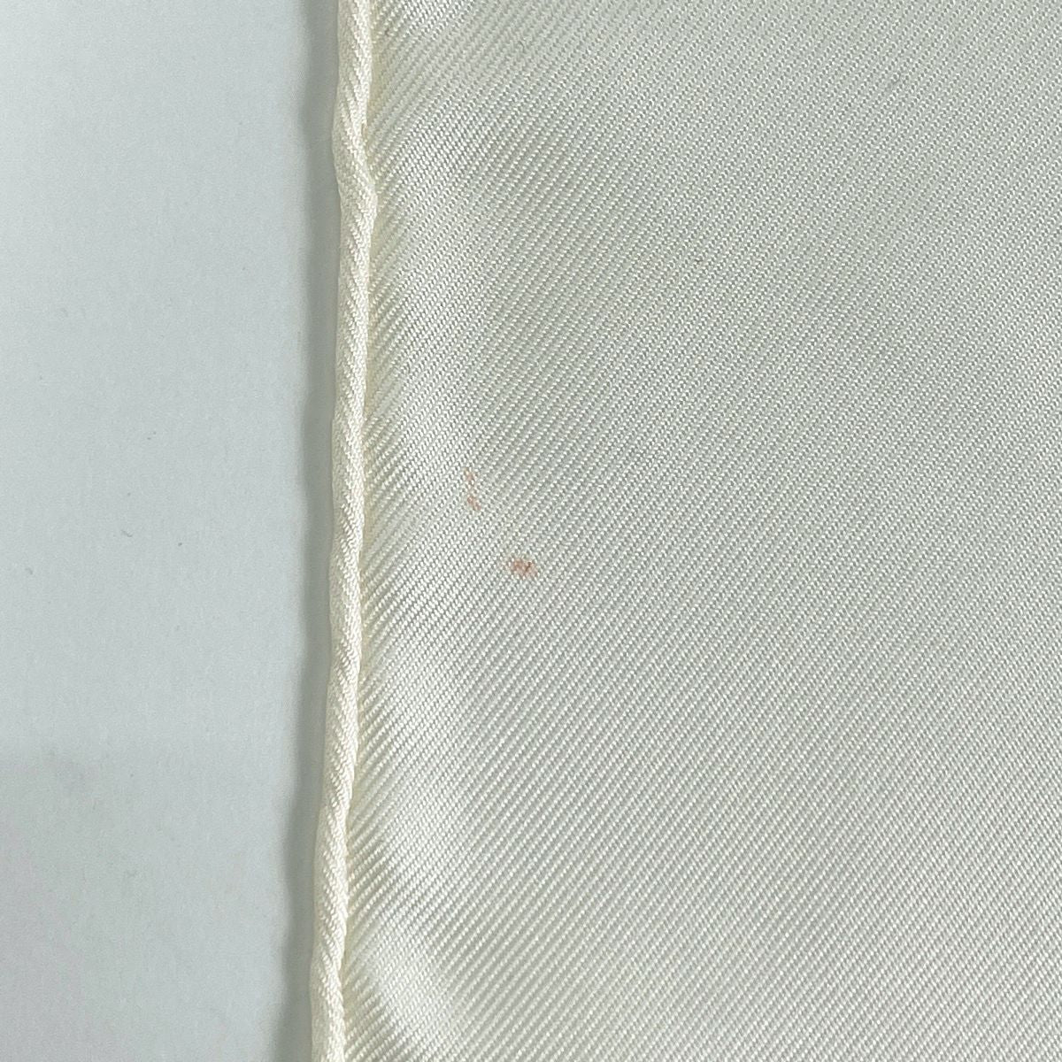 Hermes Carre 90 Au Bord de L'eau Jade Bird Scarf Silk White Blue — view 4