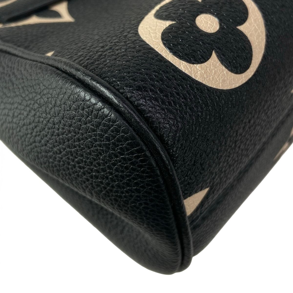 Louis Vuitton Shoulder Bag Bicolor Monogram Empreinte Favorite Black Beige — view 9