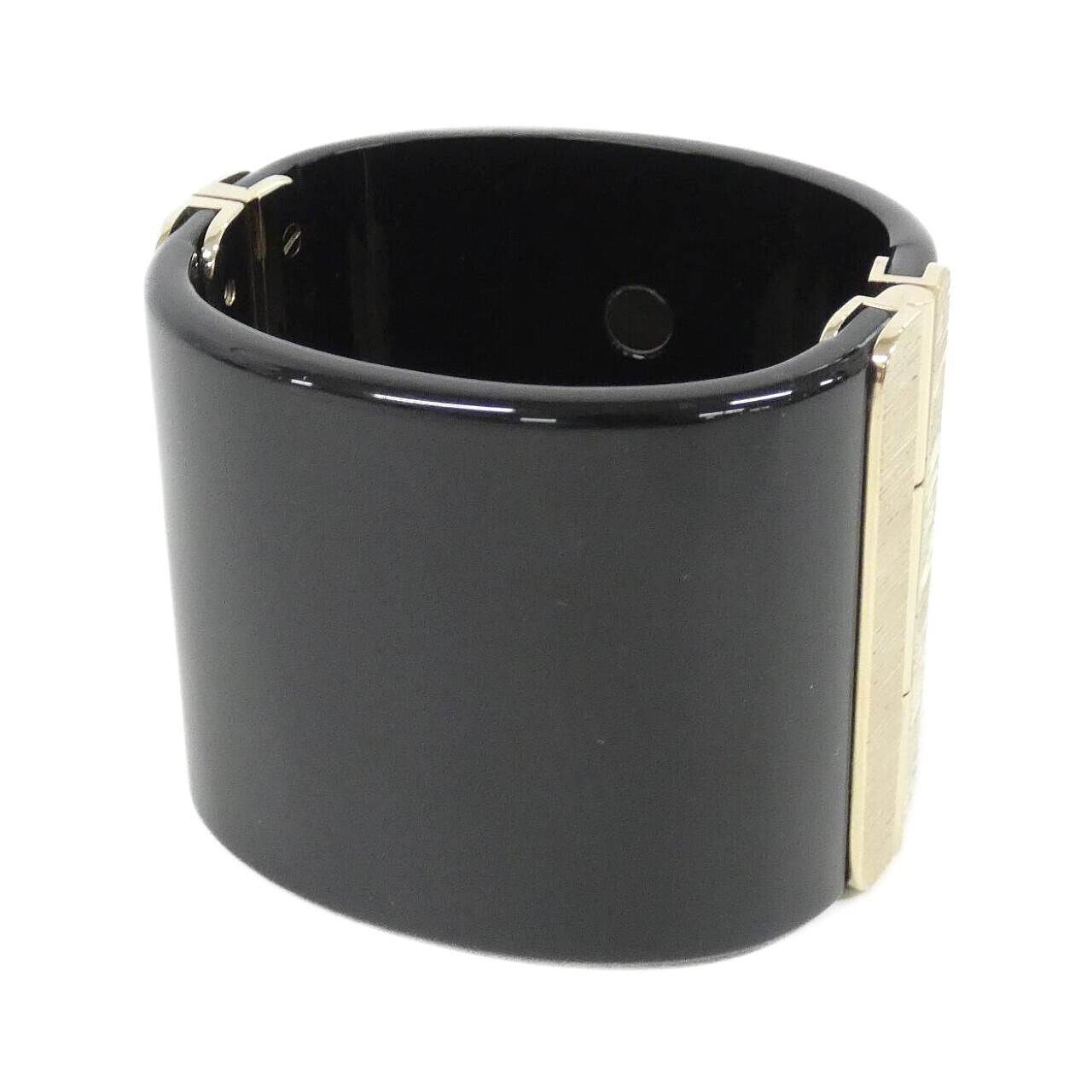 Chanel Bangle Bracelet Gold — view 2