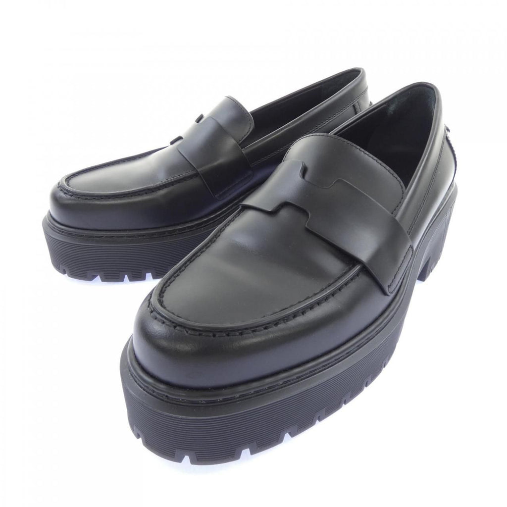 Hermes Hitch Cut Detail Shoes — view 3