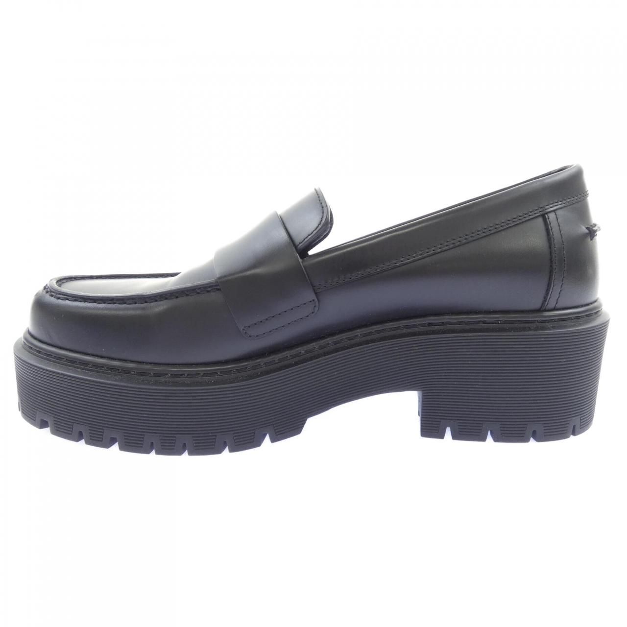 Hermes Hitch Cut Detail Shoes — view 2