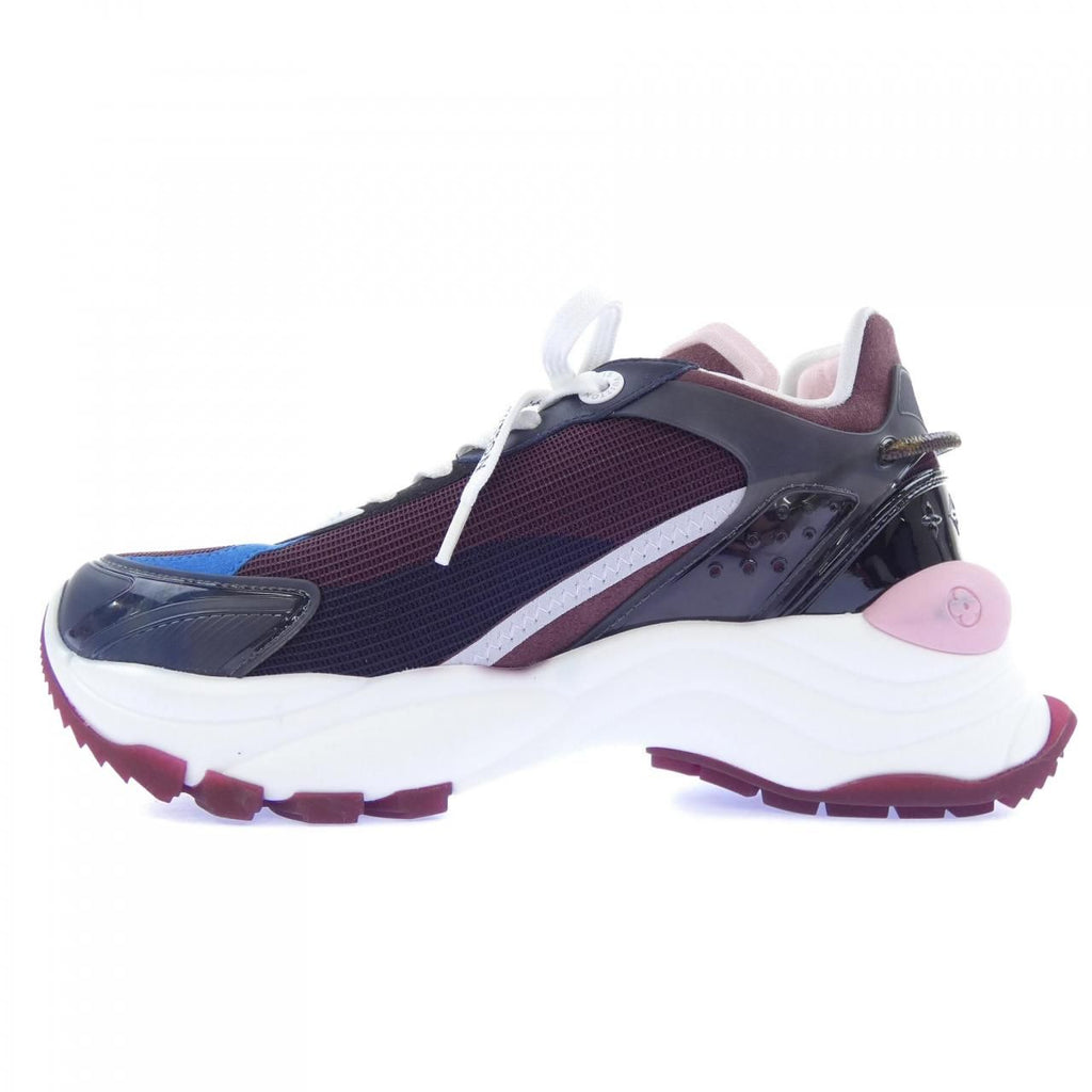 Louis Vuitton Run Sneakers — view 2