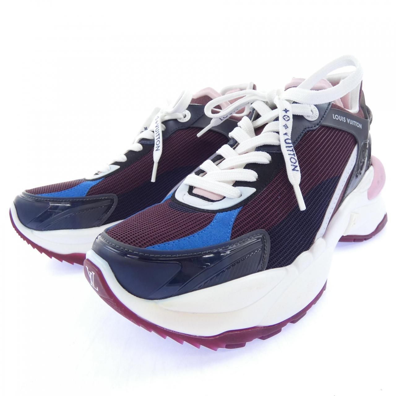 Louis Vuitton Run Sneakers — view 3