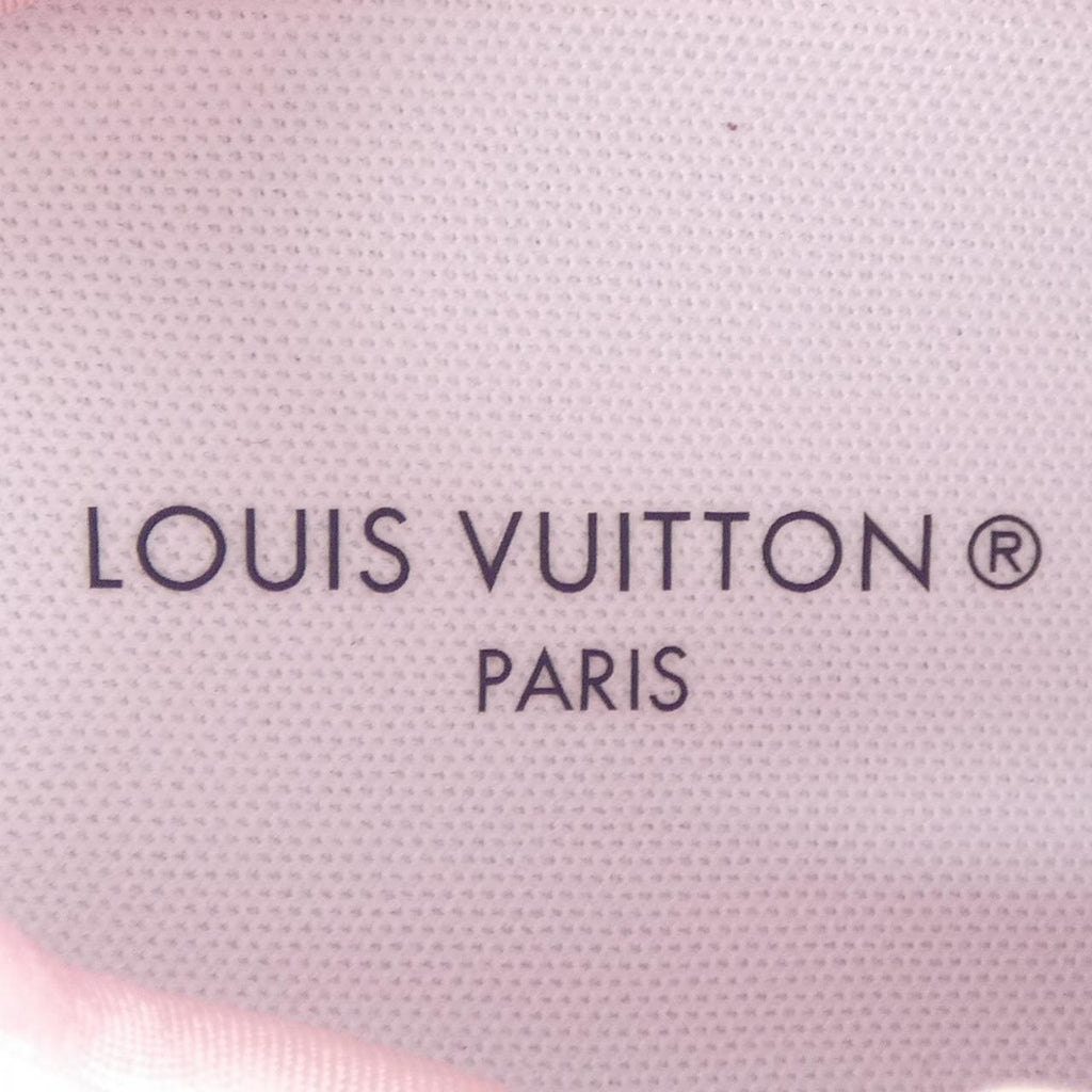 Louis Vuitton Run Sneakers — view 6