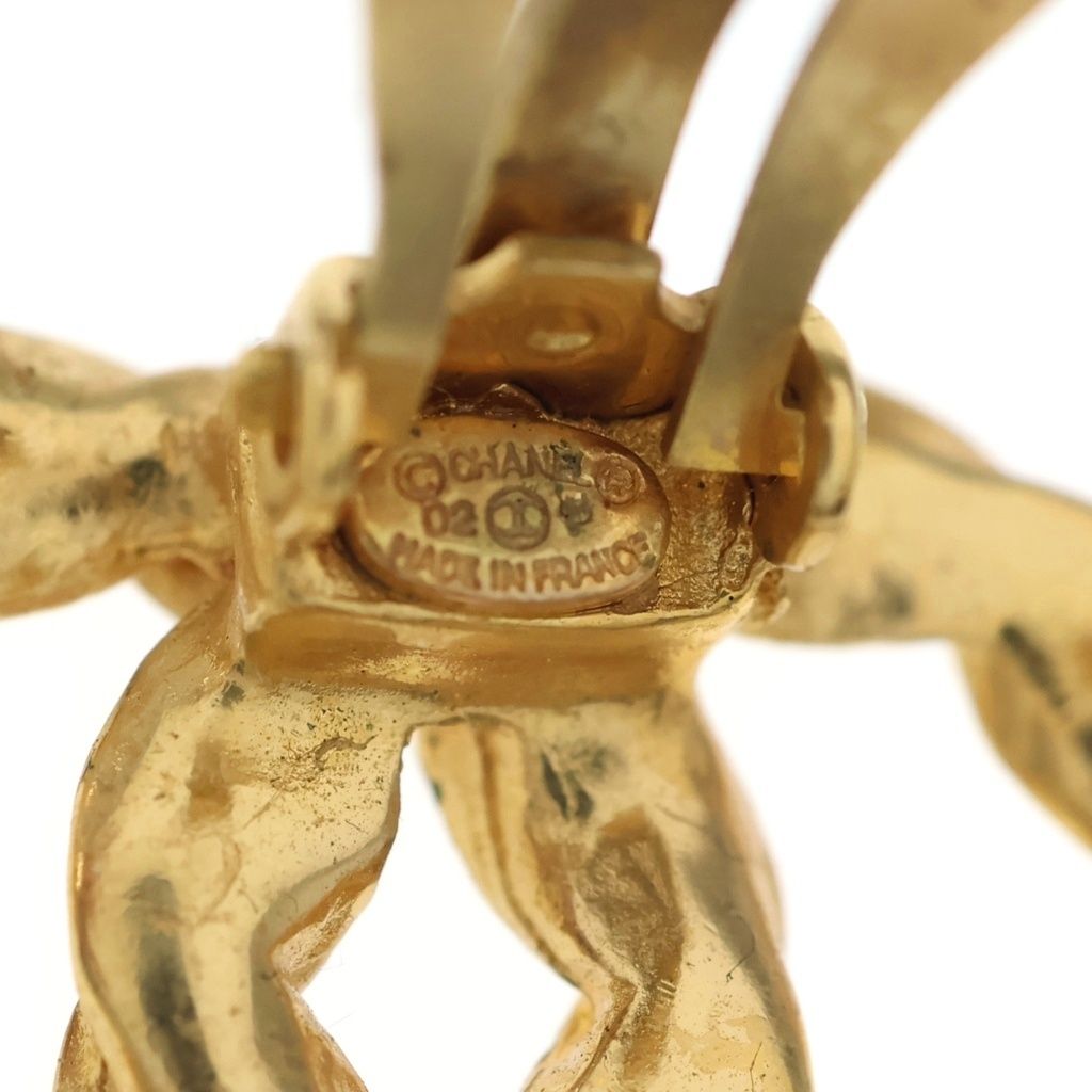 Chanel CC Logo Vintage Earrings Gold — view 6
