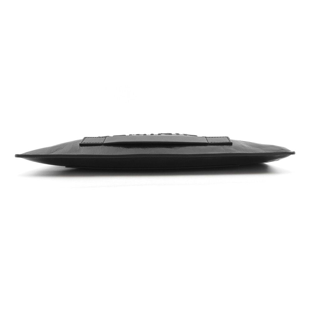 Chanel Clutch CC Logo Leather Black — view 3