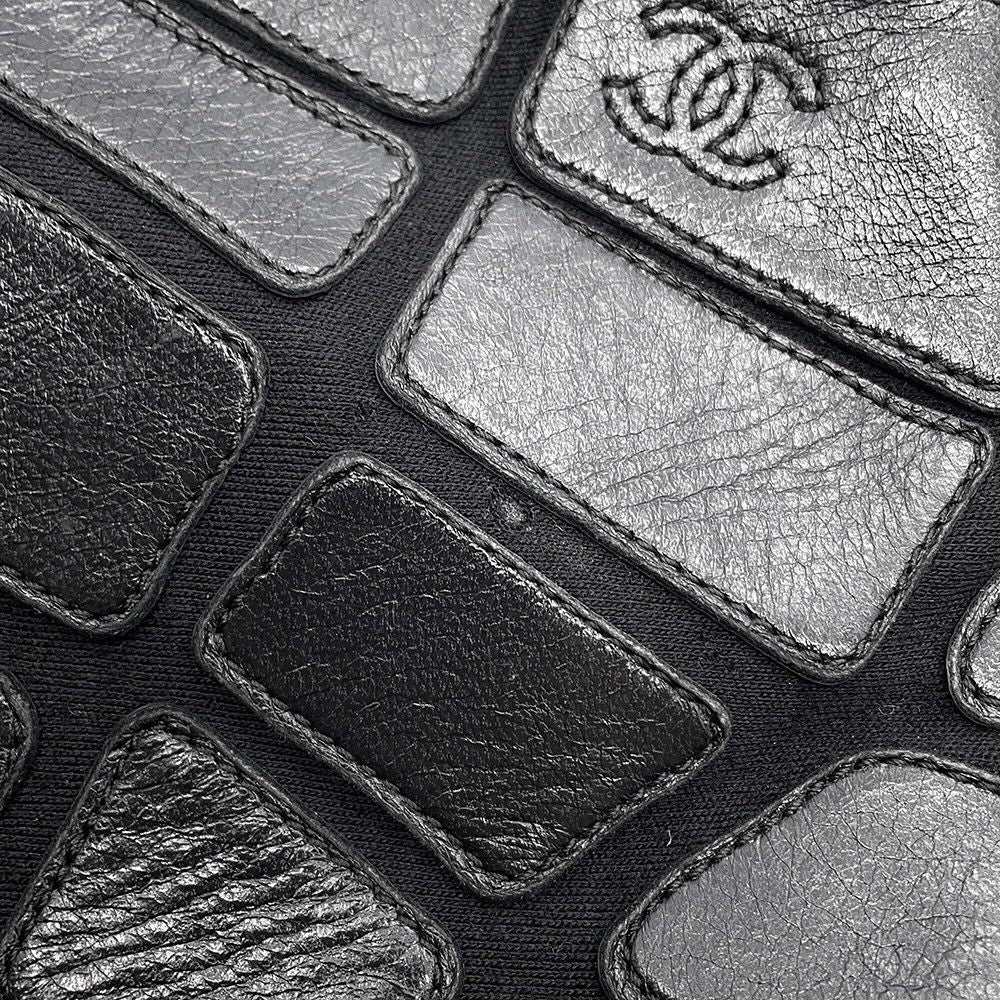 Chanel Shoulder Bag CC Logo Leather Black — view 6