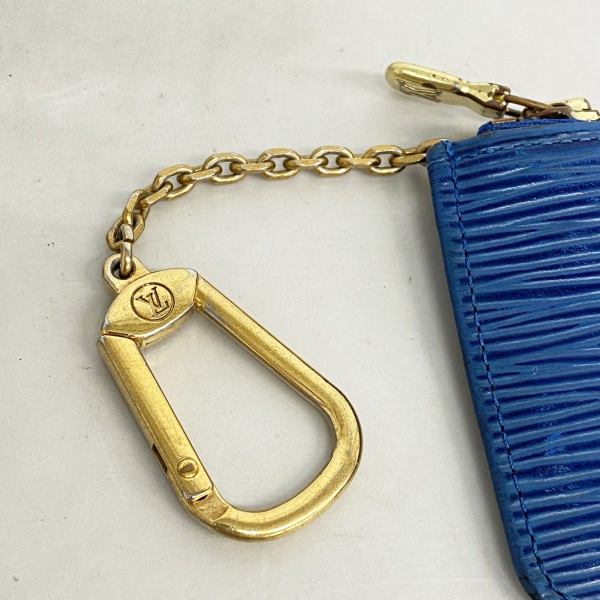 Louis Vuitton Coin Case Epi Pochette Cles Toledo Blue — view 7