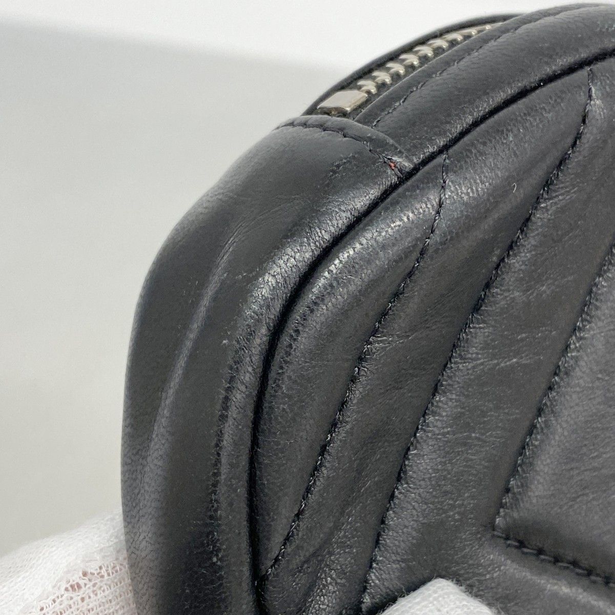 Chanel Coin Case Stitch Lambskin Black Silver — view 5