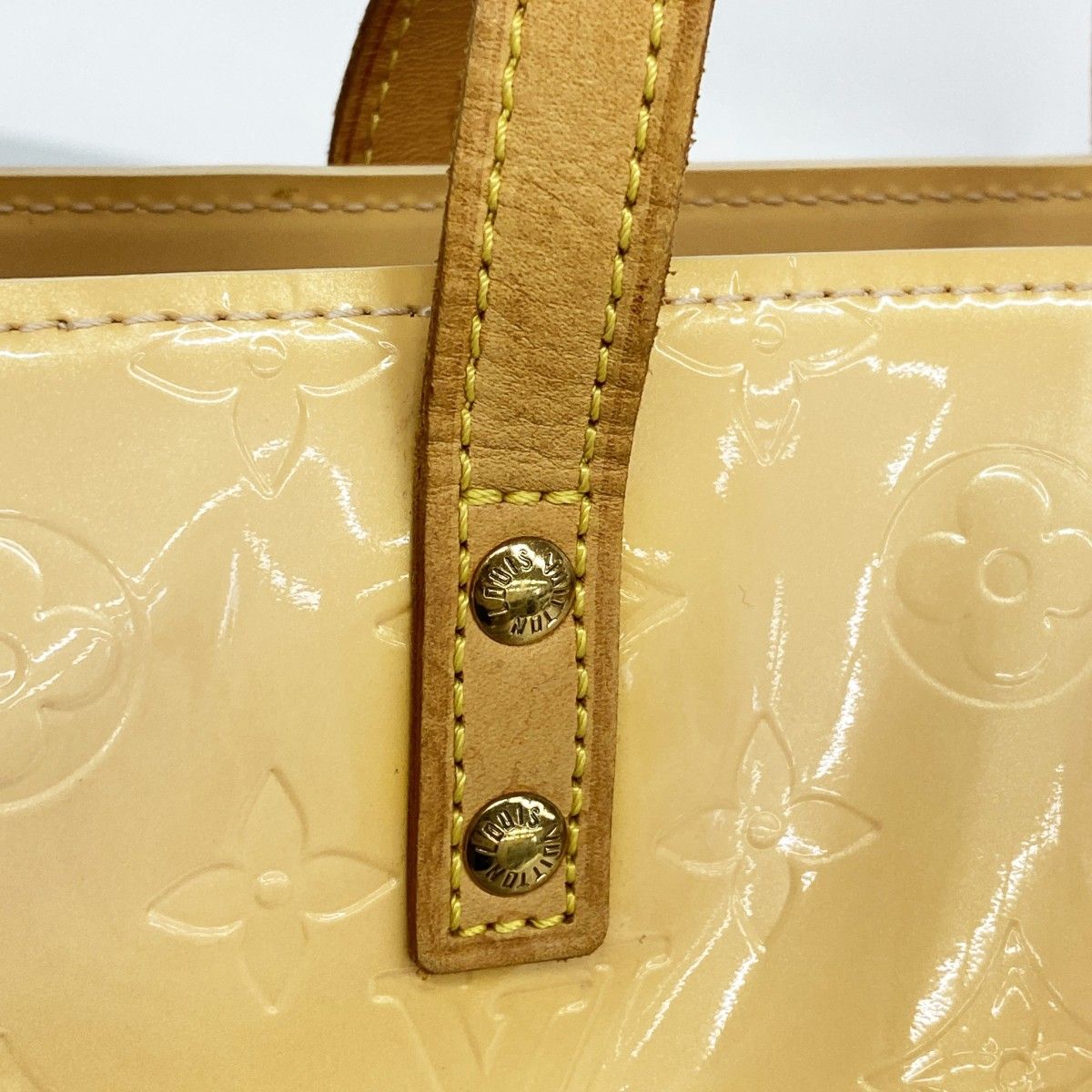 Louis Vuitton Handbag Vernis Reed PM Marshmallow Pink — view 9