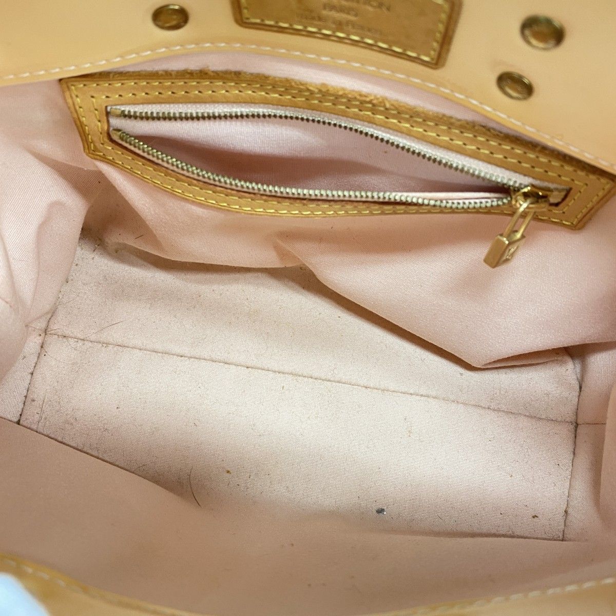 Louis Vuitton Handbag Vernis Reed PM Marshmallow Pink — view 4