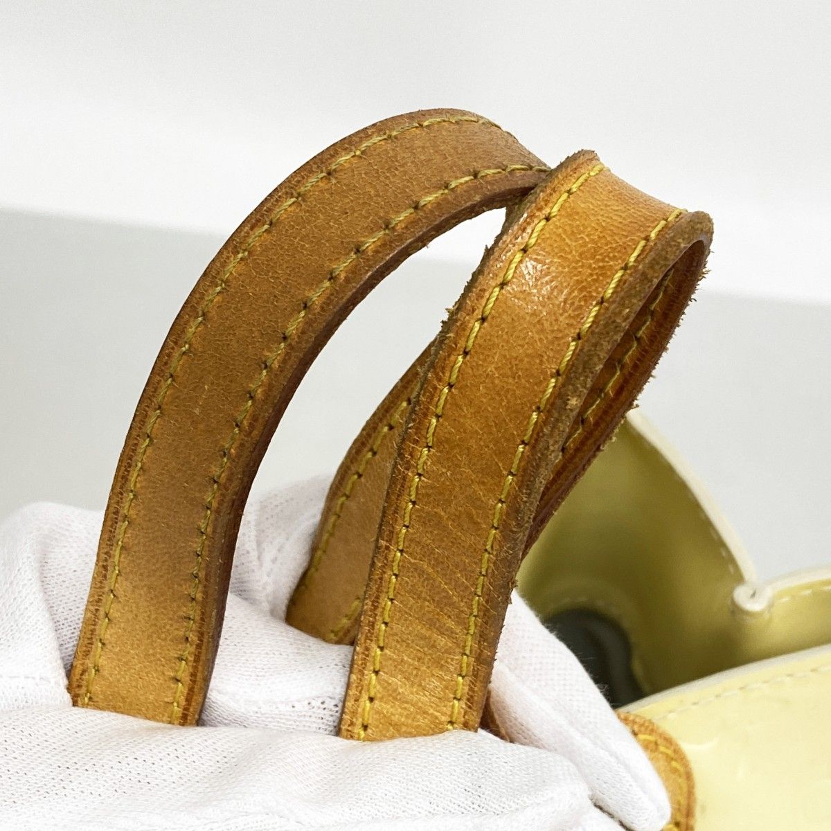 Louis Vuitton Handbag Vernis Reed PM Loulou — view 8