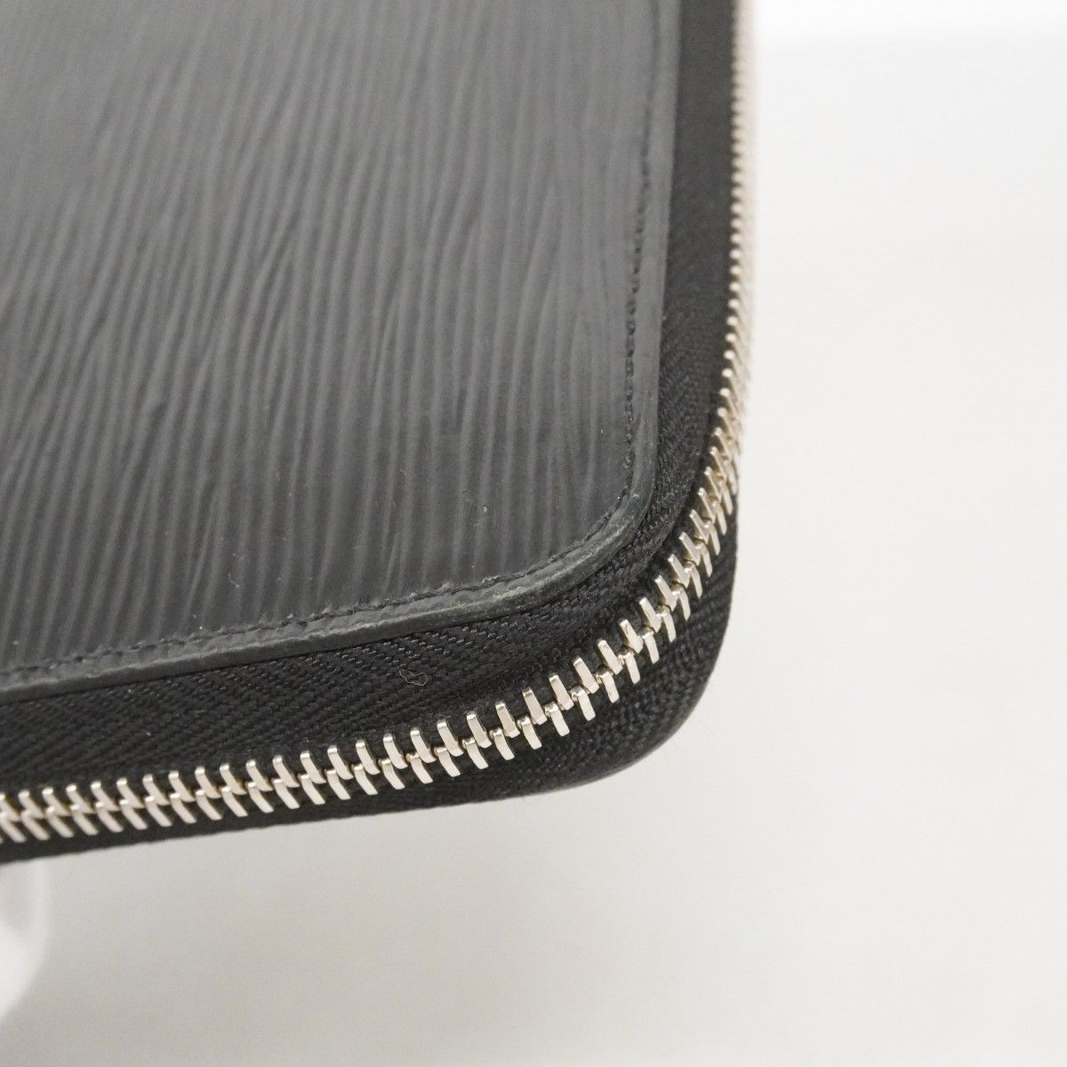 Louis Vuitton Wallet Epi Zippy Noir — view 7