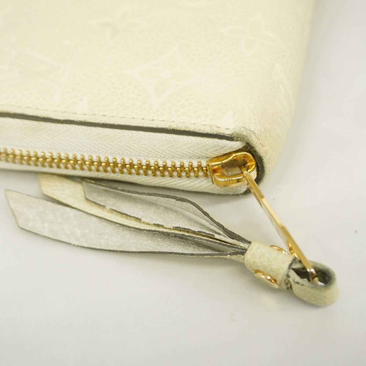 Louis Vuitton Wallet Monogram Empreinte Zippy Neige — view 8