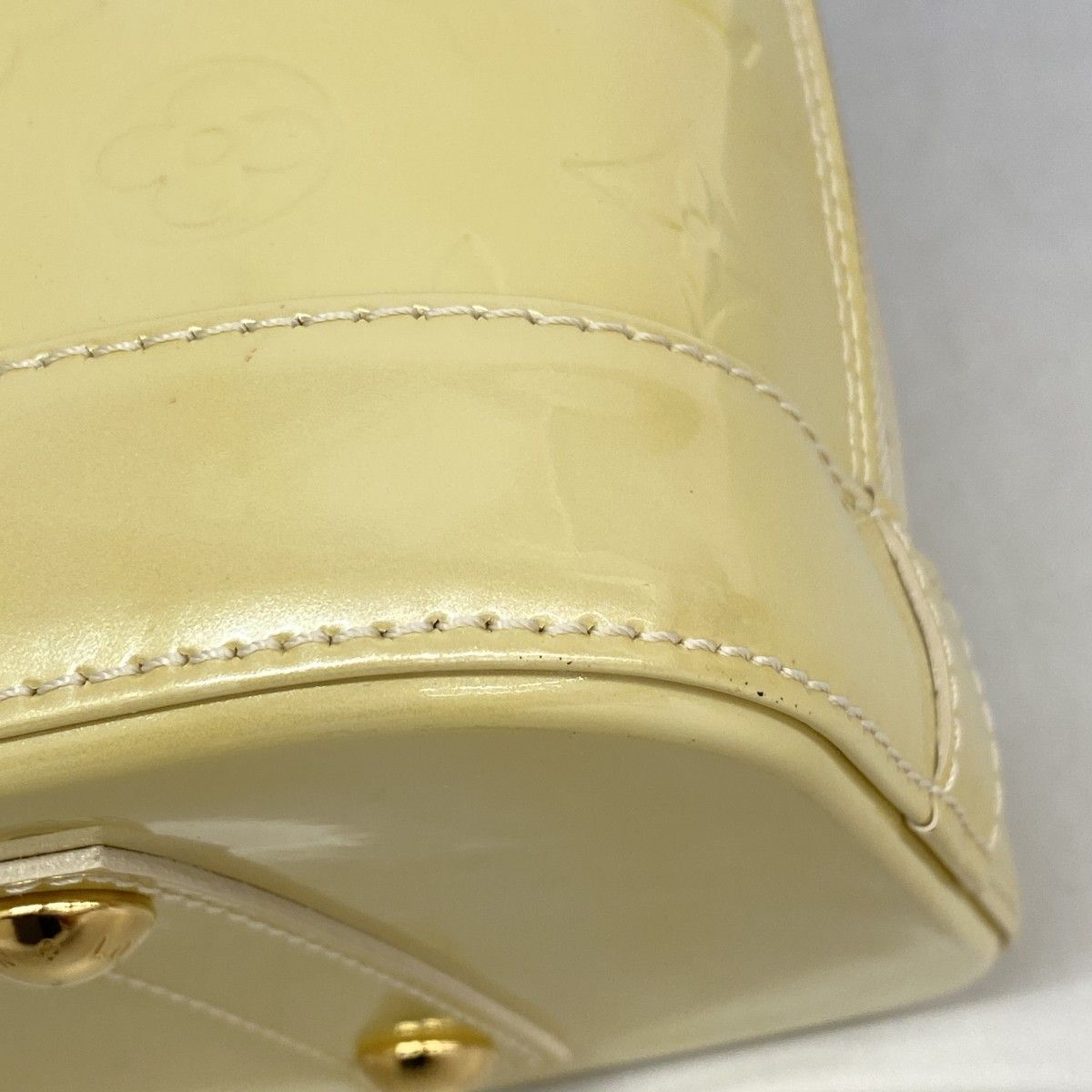 Louis Vuitton Handbag Vernis Alma PM Blanc Corail — view 7