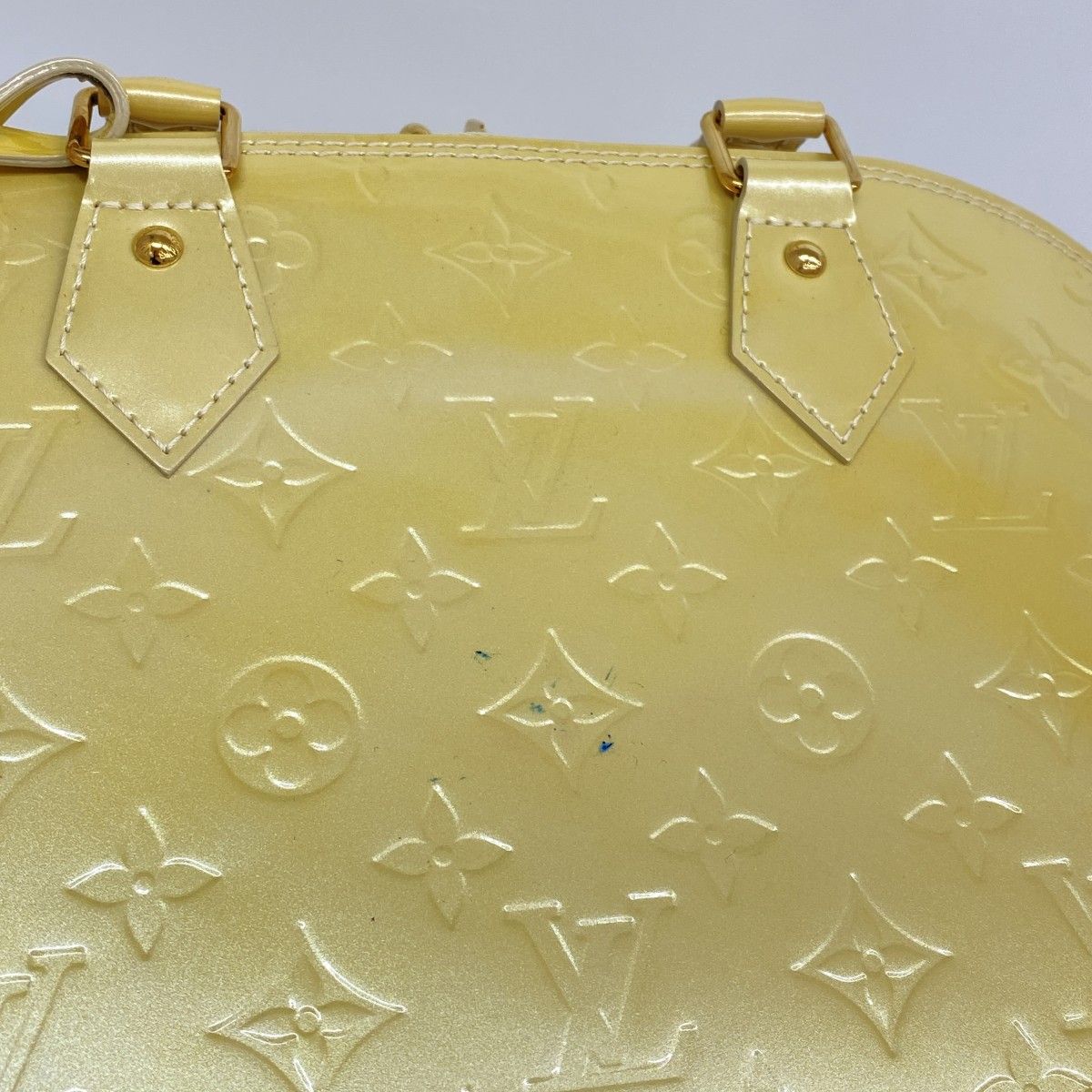 Louis Vuitton Handbag Vernis Alma PM Blanc Corail — view 6