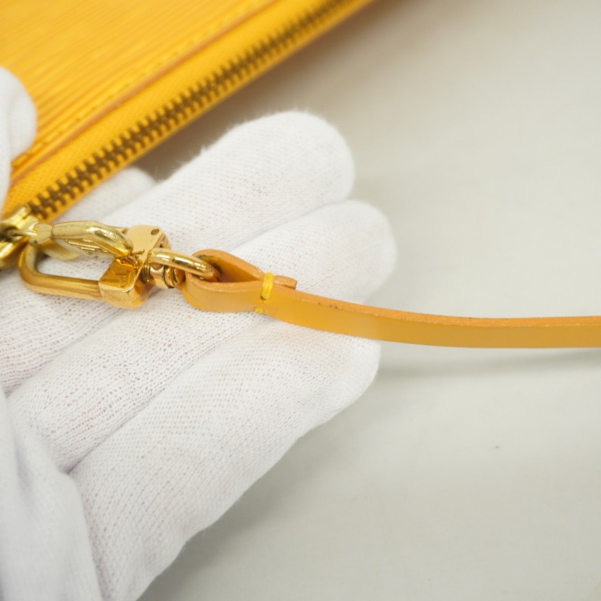 Louis Vuitton Pouch Epi Pochette Jaune — view 9