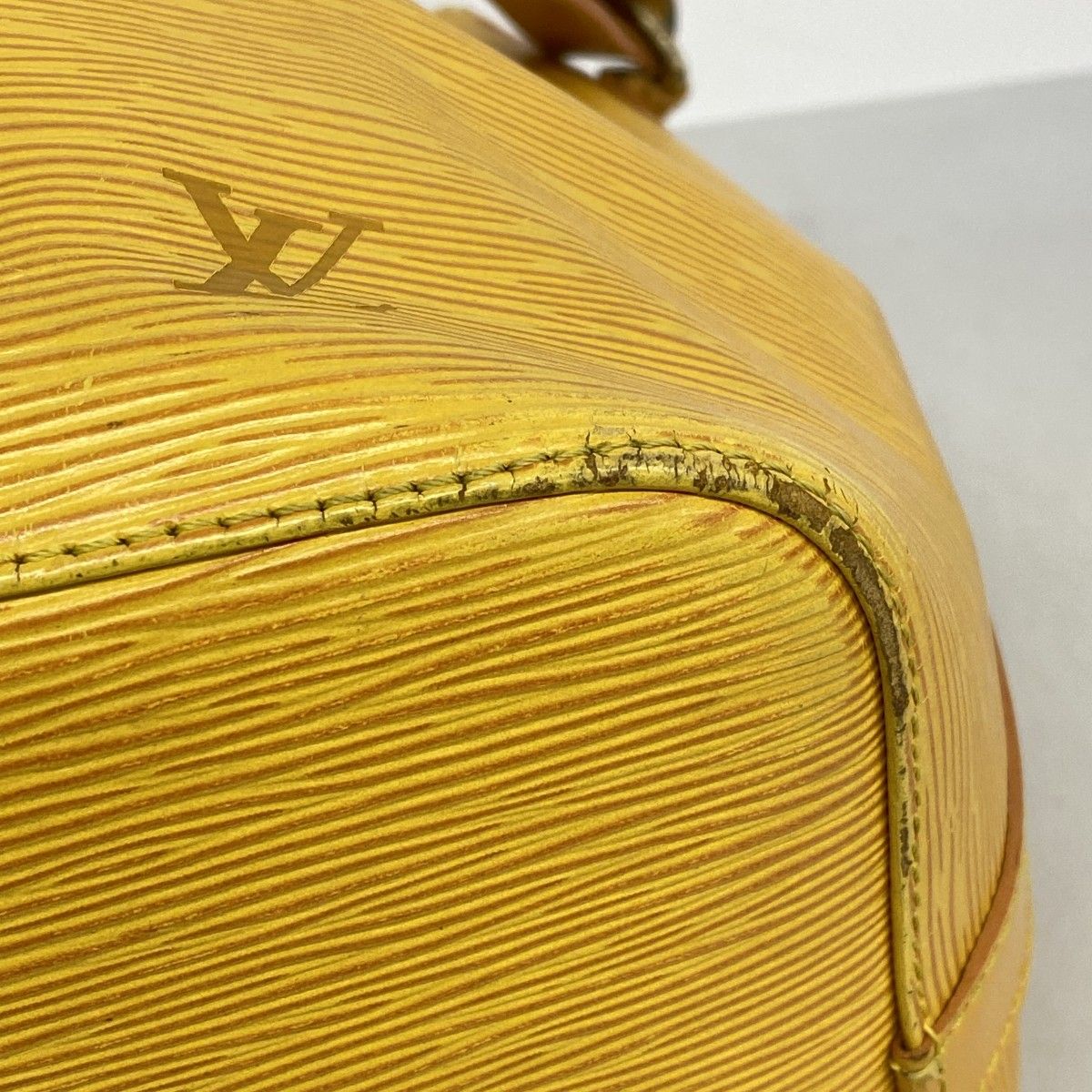 Louis Vuitton Shoulder Bag Epi Petit Noe Jaune — view 6