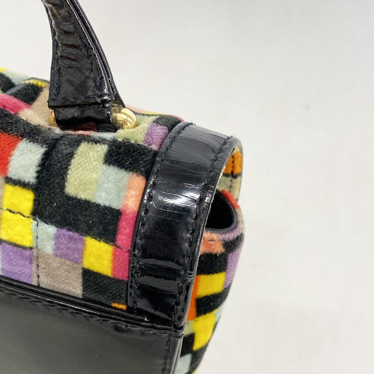 Chanel Shoulder Bag 2.55 Patent Leather Velour Multicolor Black Gold — view 9