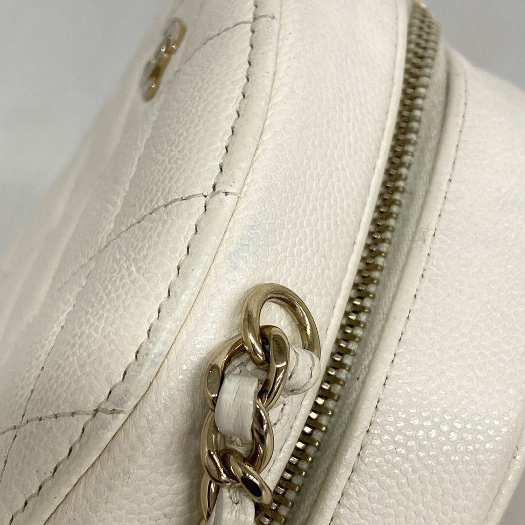 Chanel Shoulder Bag Quilted Caviar Leather White Gold — view 7