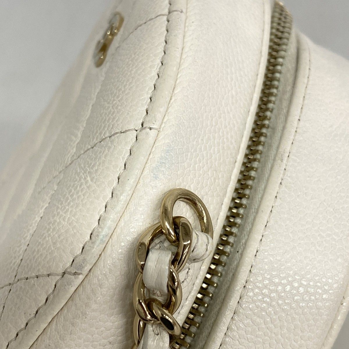 Chanel Shoulder Bag Quilted Caviar Leather White Gold — view 7