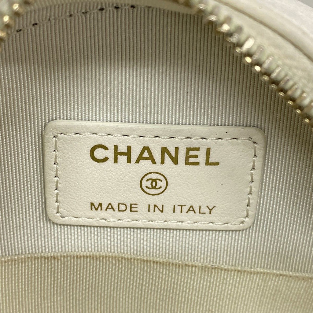 Chanel Shoulder Bag Quilted Caviar Leather White Gold — view 5