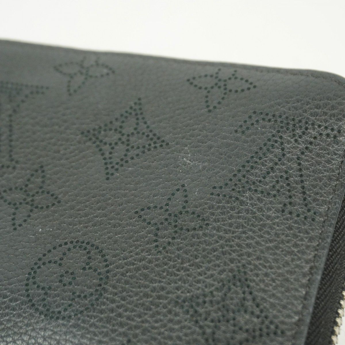 Louis Vuitton Wallet Mahina Zippy Noir — view 8
