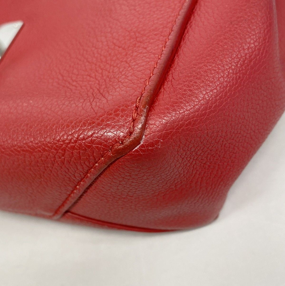 Louis Vuitton Handbag Taurillon Lockme II BB Ruby 2-Way — view 7