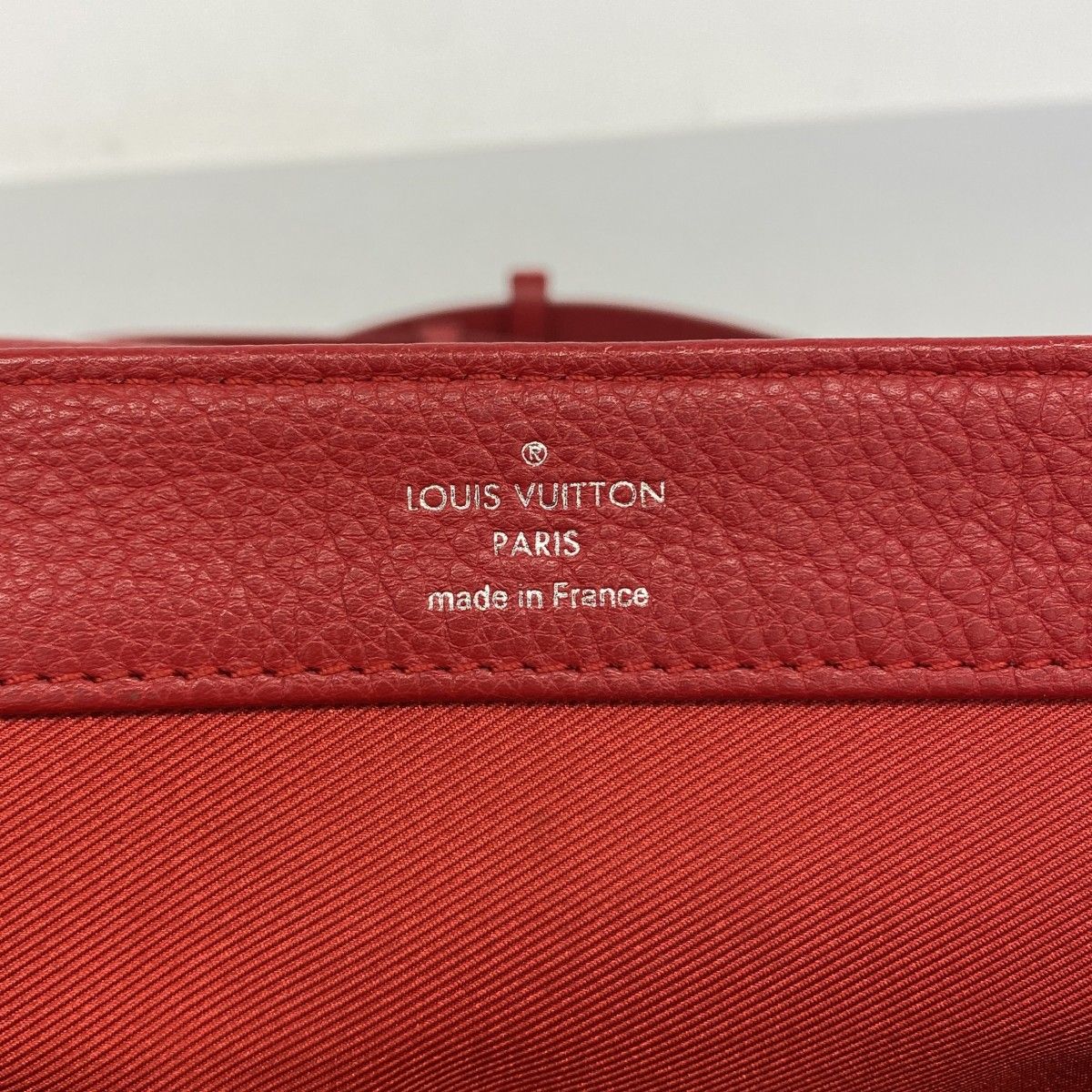 Louis Vuitton Handbag Taurillon Lockme II BB Ruby 2-Way — view 5