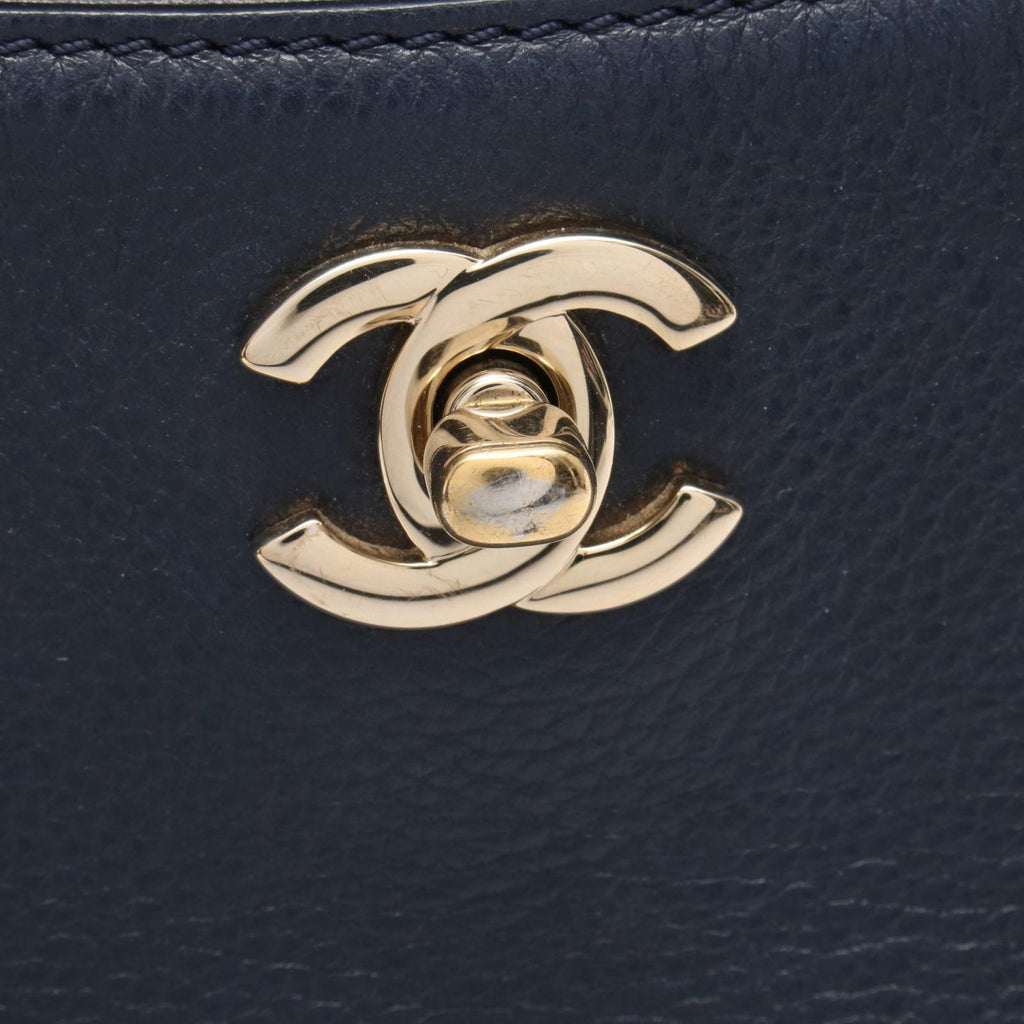 Chanel Tote Neo Executive Navy Leather — view 7