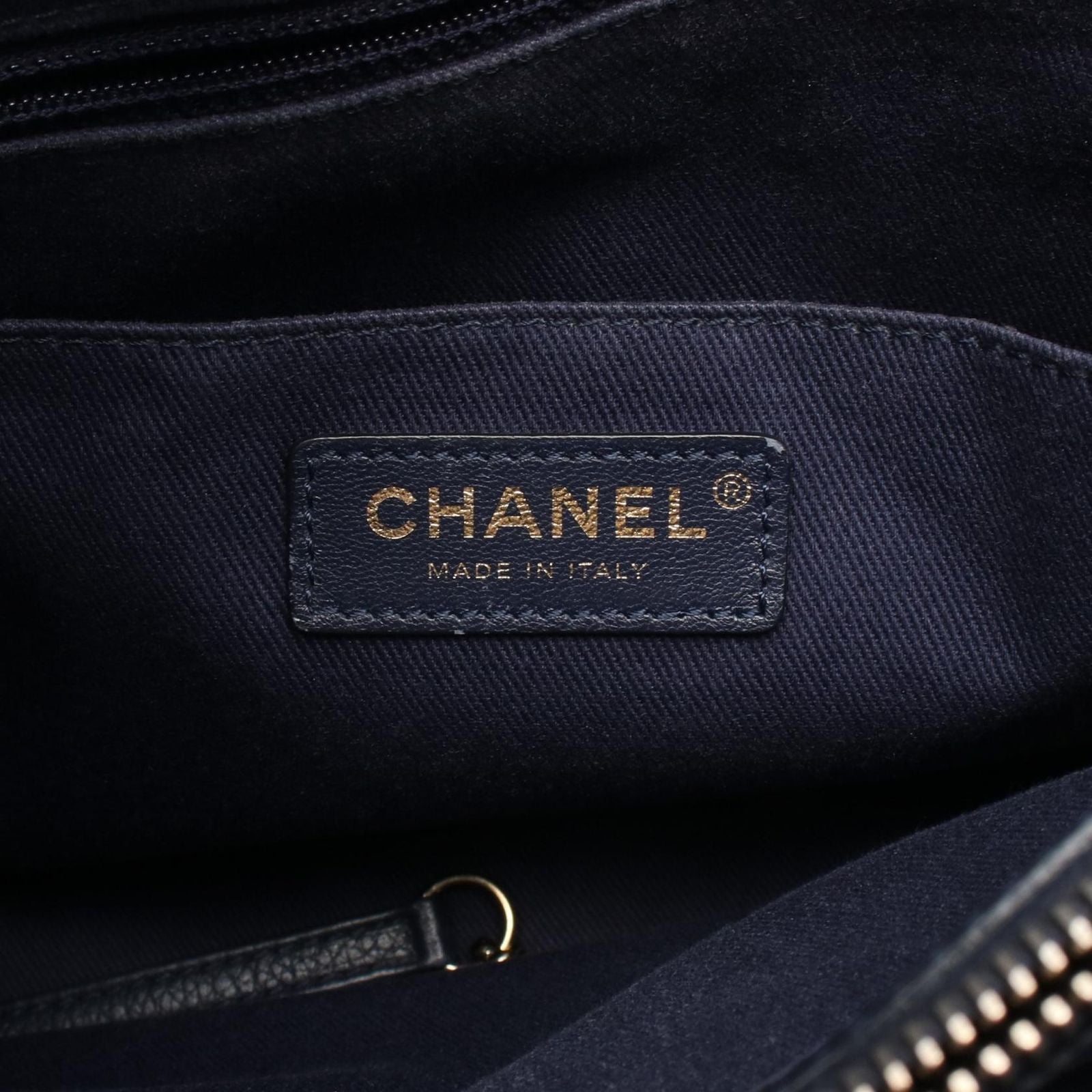 Chanel Tote Neo Executive Navy Leather — view 4