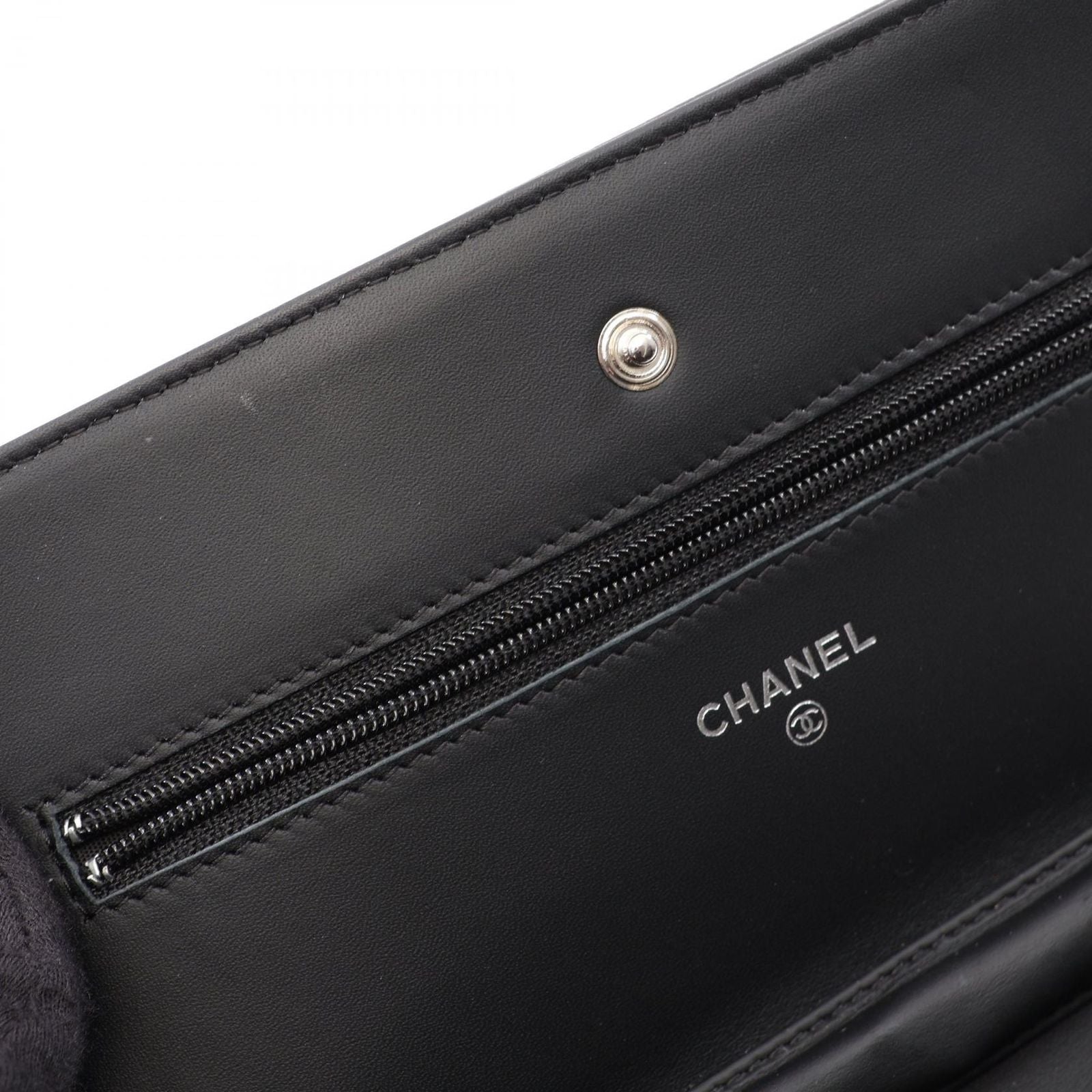 Chanel Shoulder Bag CC Logo Black Calf CC Chain Wallet — view 7