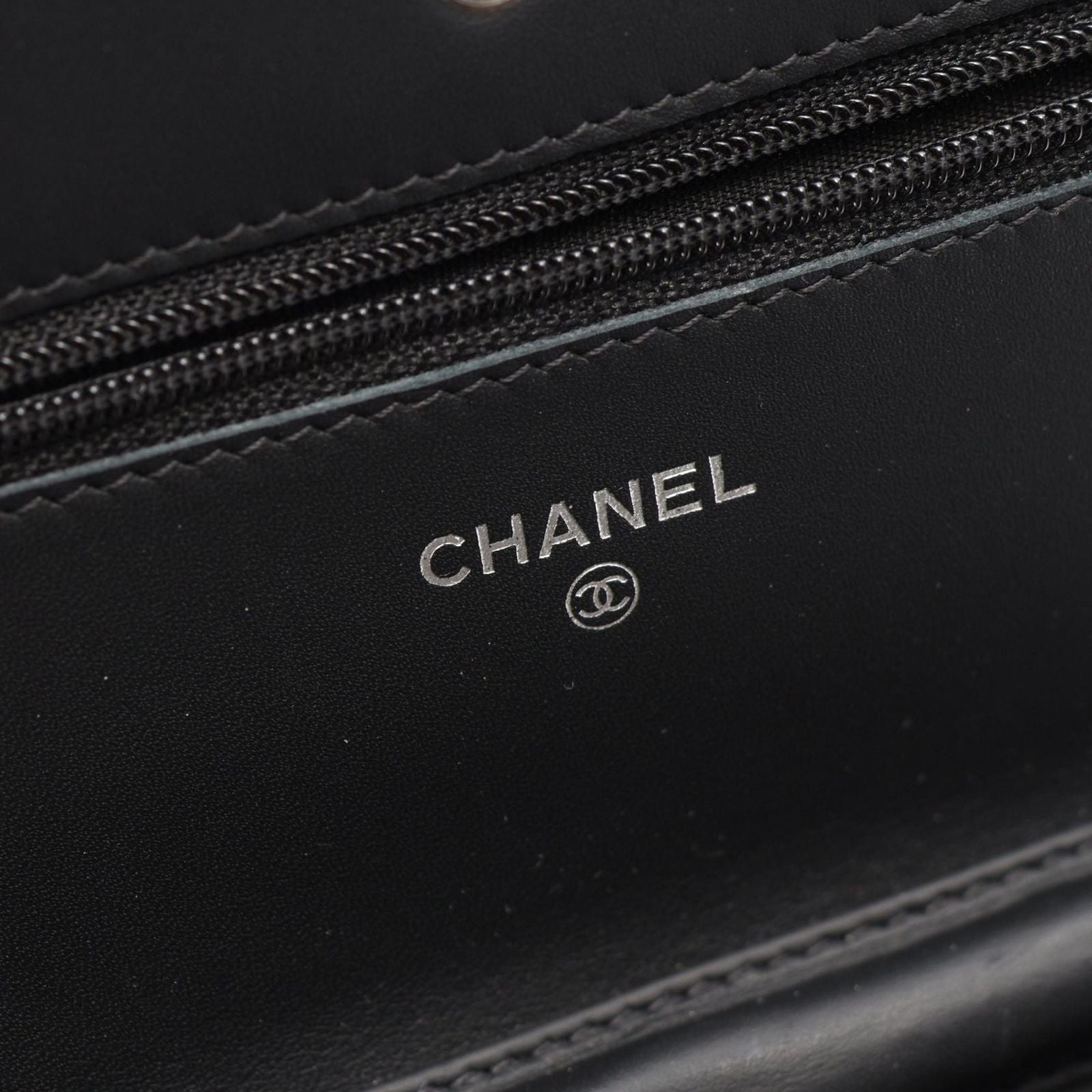 Chanel Shoulder Bag CC Logo Black Calf CC Chain Wallet — view 4