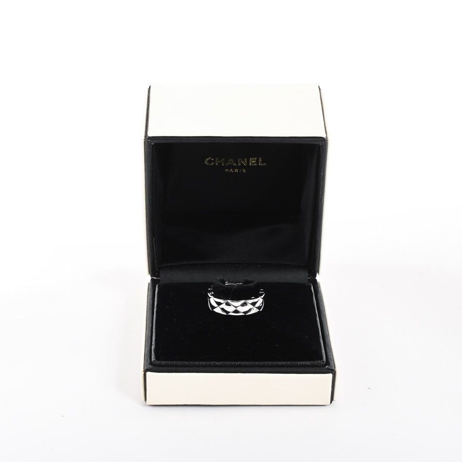 Chanel Ring Quilted White Gold