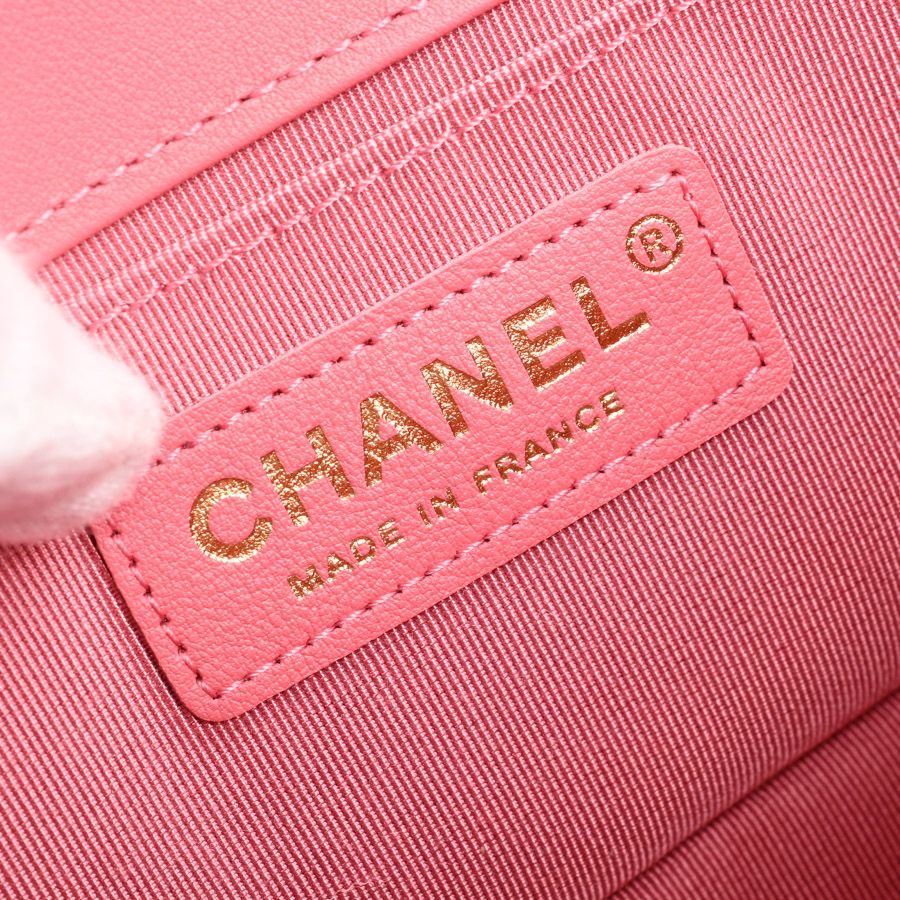 Chanel Shoulder Bag Boy Small — view 6
