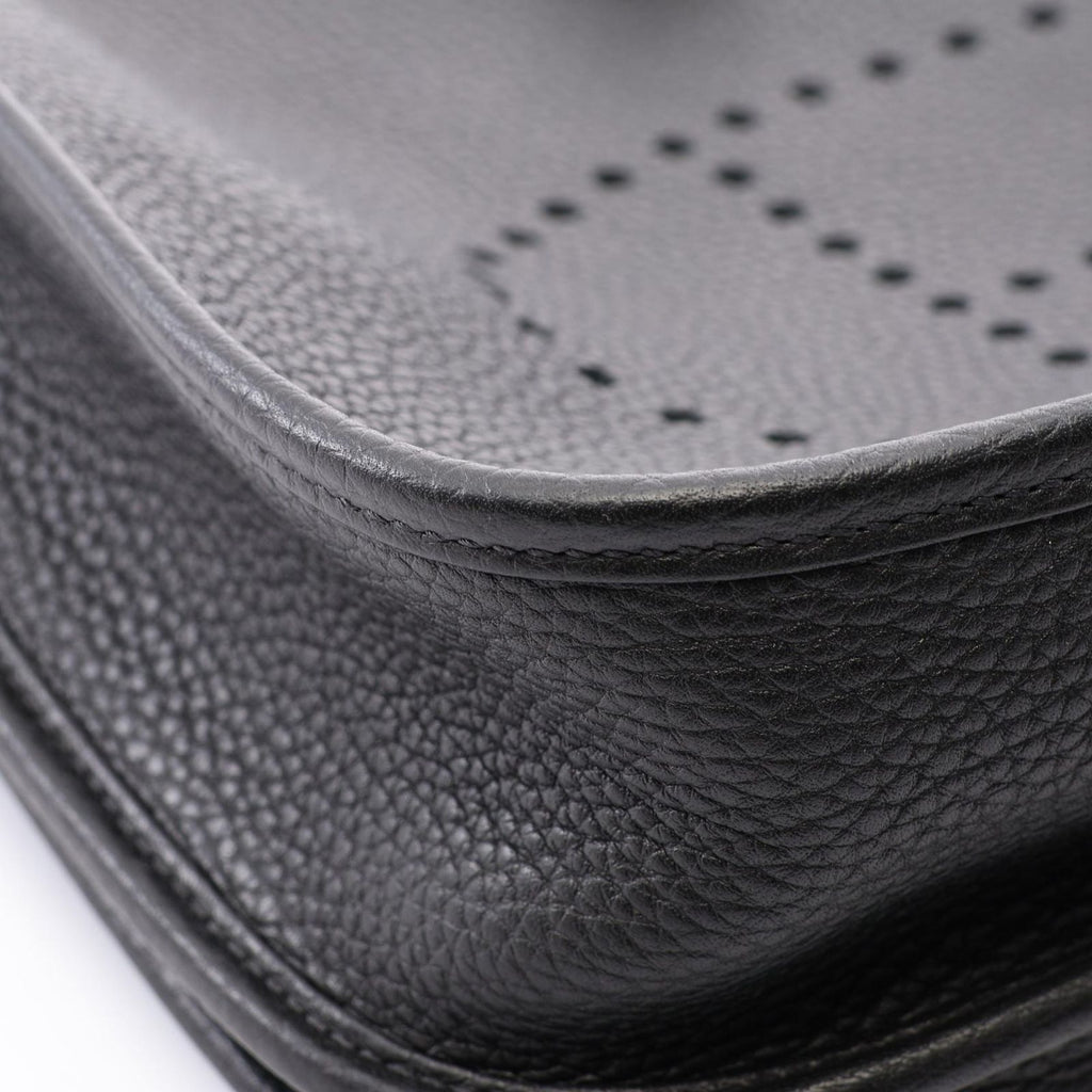 Hermes Shoulder Bag Evelyne 3 Trois PM Black Leather — view 6