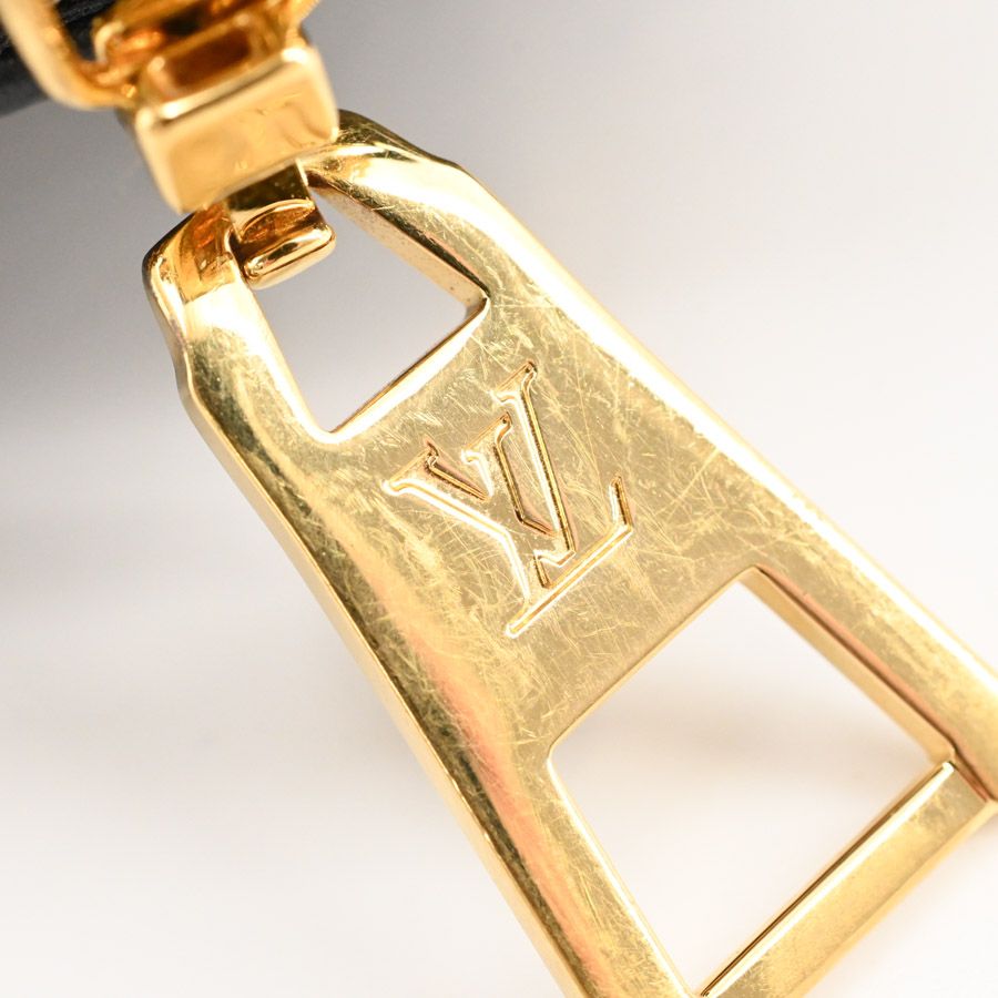 Louis Vuitton Shoulder Bag Coussin BB — view 7