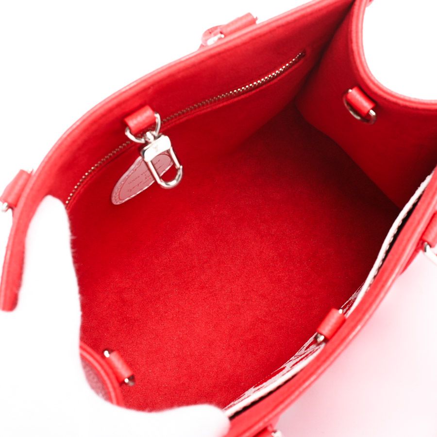 Louis Vuitton Handbag LV Xyk On The Go PM — view 4
