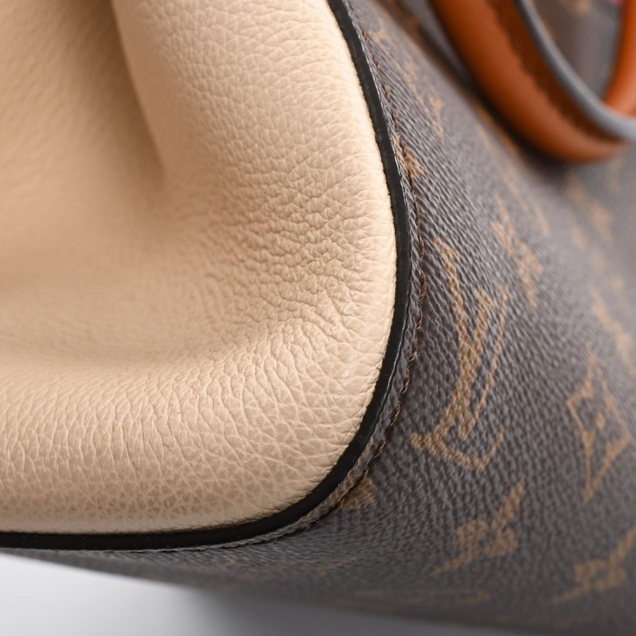 Louis Vuitton Handbag Fold Tote PM — view 8
