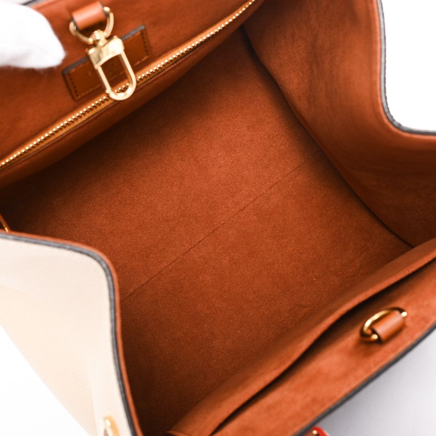 Louis Vuitton Handbag Fold Tote PM — view 4
