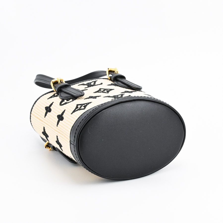 Louis Vuitton Handbag Nano Bucket — view 5